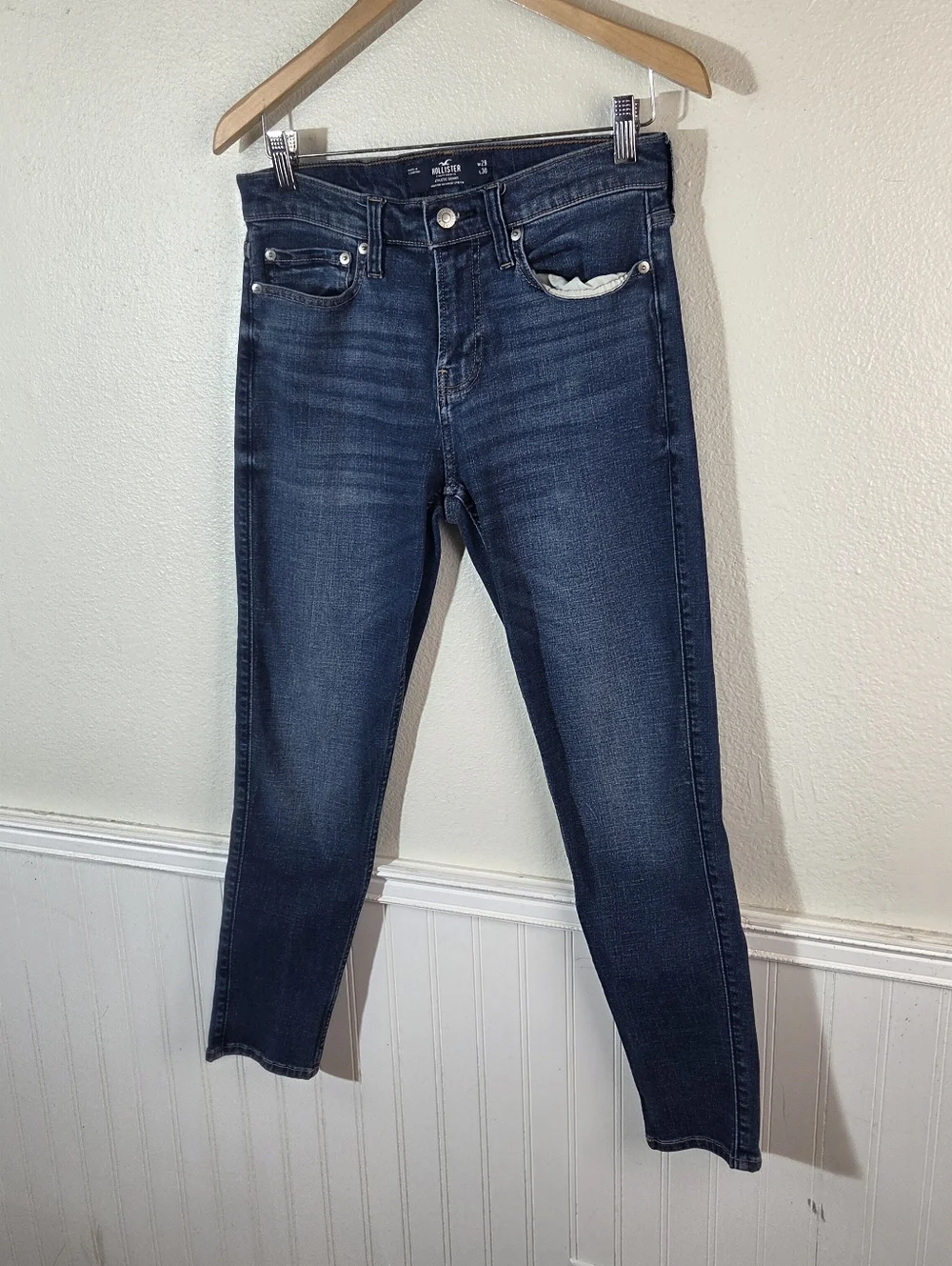 Hollister Men’s Athletic Skinny Jeans 29x30 Blue Wash Advanced Stretch Denim - Picture 2 of 13